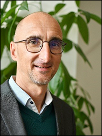 Dr. Boštjan Kerbler